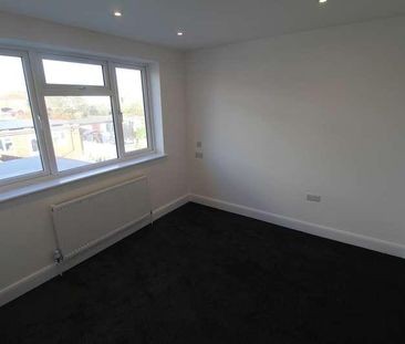 De Havilland Road, Edgware, HA8 - Photo 1