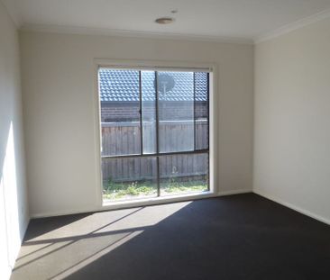 8 Morfesse Street, South Morang. - Photo 3