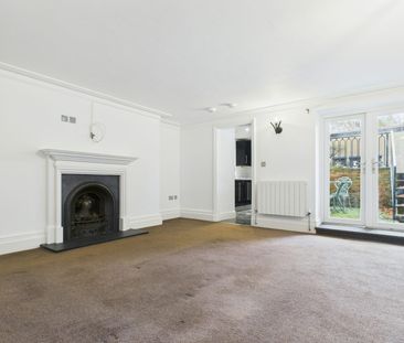Flat to rent on - Photo 2