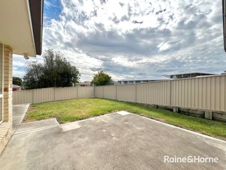 2 Billabong Close, Kelso, NSW 2795 - Photo 2