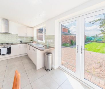 4 bedroom semi-detached house to rent - Photo 2