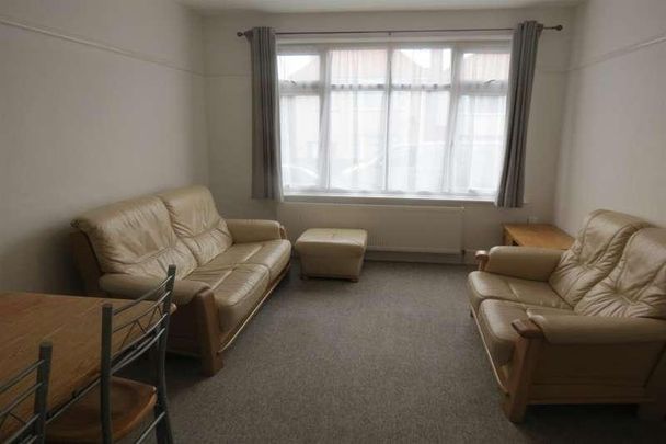 Bedroom Detached House In Winton, BH9 - Photo 1