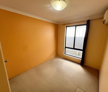 Family Living Made Easy in the Heart of Riverton! Live an easy & convenient lifestyle with all the nearby amenities! - Photo 4