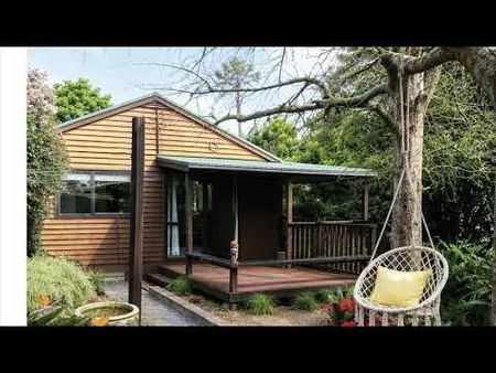 Private, Pet-Friendly 2-Bedroom Cottage - Photo 4