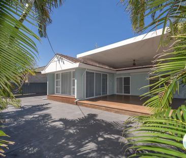 14 Tirranna Street, Blacksmiths NSW 2281 - House For Rent | Domain - Photo 5