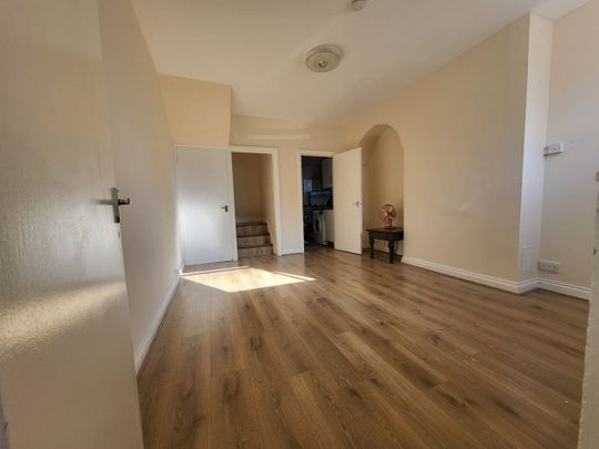 2 Bed Terraced House, Newlands Road, SW16 - Photo 1