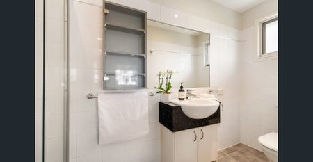 Two Bedroom Townhome in Boutique Block Near Wilston Village - Photo 5