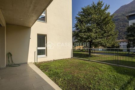 ELEGANT 3.5-ROOM APARTMENT IN BELLINZONA WITH GARDEN - Photo 4