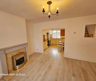 2 bedroom terraced house to rent - Photo 2