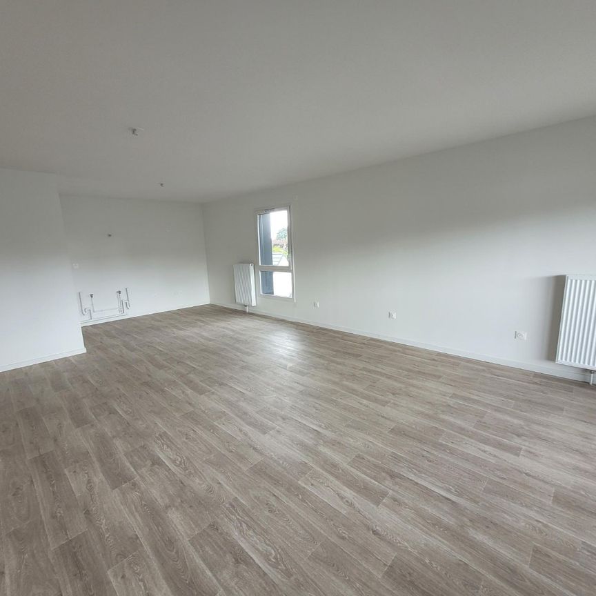 Location Appartement 4 pièces 91m² LOOS 59120 - Photo 1
