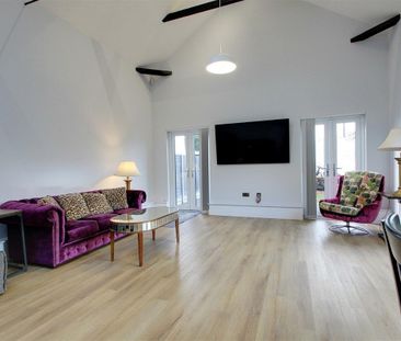 Harbour House, Ivinghoe - Photo 1