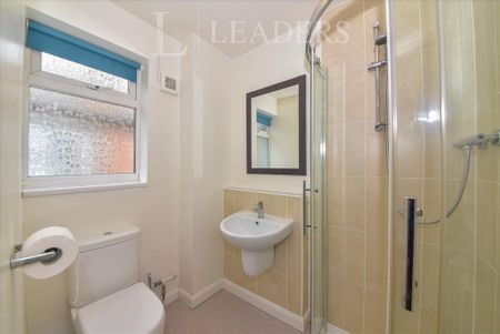 1 bedroom in a house share to rent - Photo 5