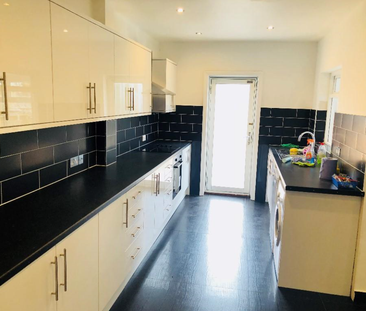 1 bedroom in a house share to rent - Photo 3