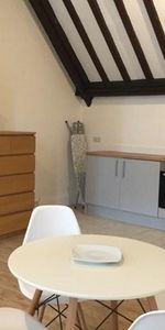 Studio to rent - Photo 3