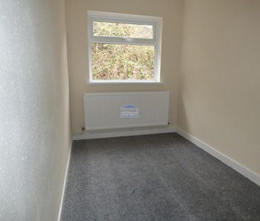 3 bedroom end of terrace house to rent - Photo 3
