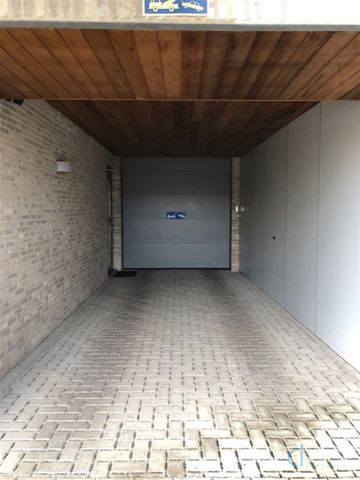 Zeer ruim appartement met garage TE HUUR in het centrum van Lochristi! - Photo 5