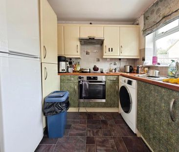 2 bedroom semi-detached house to rent - Photo 4