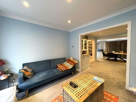 3 bedroom semi-detached house to rent - Photo 2