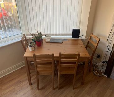 Buckingham Avenue, Hyde Park - Photo 2