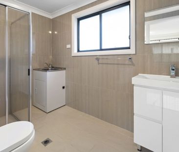 Modern & Spacious 2-Bedroom Granny Flat with Garage Storage - Photo 5