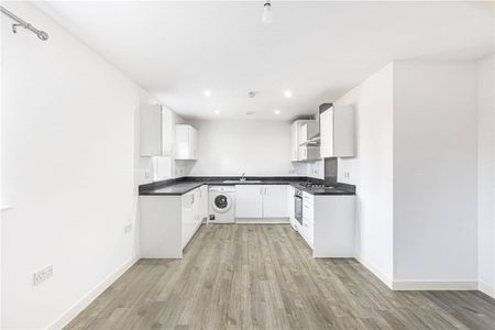 Modern well presented one bedroom apartment benefitting from parking. - Photo 3