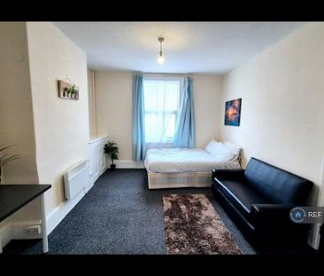 1 bedroom flat to rent - Photo 6