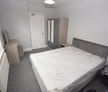 6 bedroom terraced house to rent - Photo 6