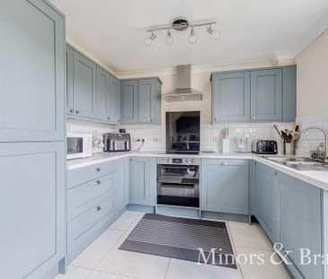 3 bedroom detached house to rent - Photo 2