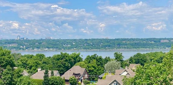 Grand 4 1/2 Sublime vue sur le fleuve - Photo 2