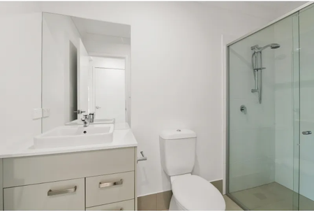 Charming 2-bedroom house in Logan Reserve - Photo 2