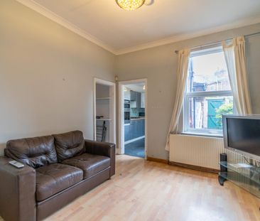 6, Neville Terrace - Photo 2