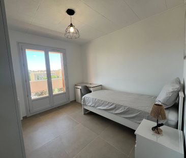 Location Appartement 5 pièces 92m² TOULON 83000 - Photo 5