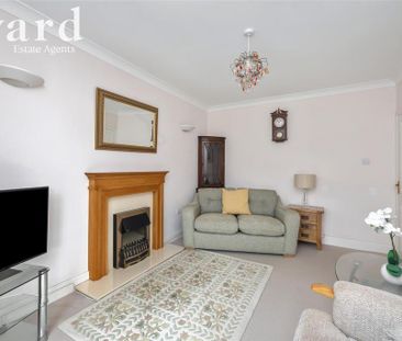 3 bedroom semi-detached bungalow to rent - Photo 2