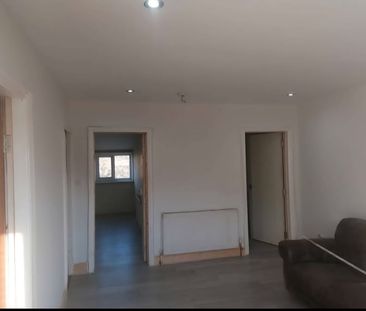 2 Bed Flat, Fairfield Mount, LS13 - Photo 4