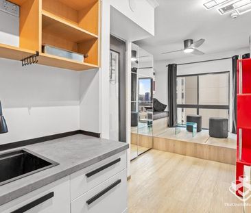 Clever living with the Brisbane River & SkyDeck at your window - Photo 2