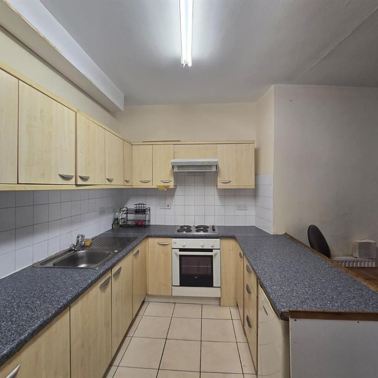 Studio to rent - Photo 1