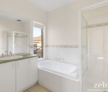 Spacious & Light-Filled Living in the Heart of Taylors Hill - Photo 6