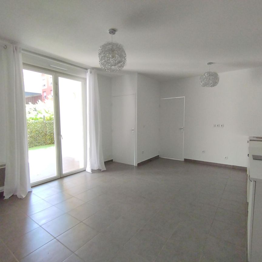 Appartement 2 pièces 38m2 MARSEILLE 3EME 850 euros - Photo 1