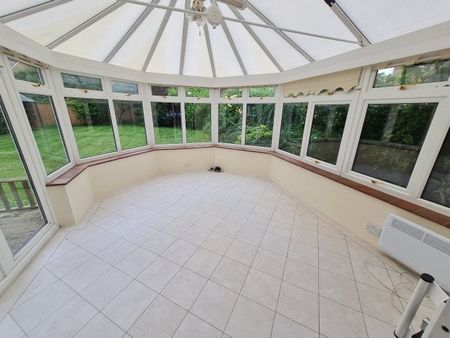Yeoman Park, Bearsted - Photo 5