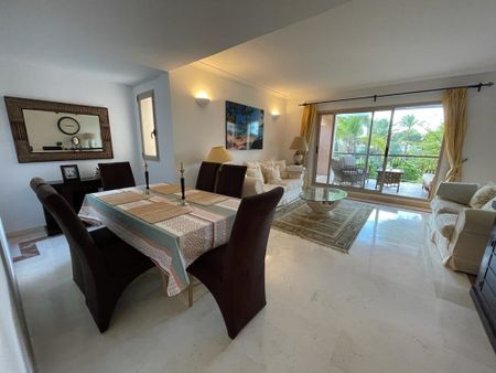 Elegant apartment in a luxurious complex in Nova Santa Ponsa - Photo 2