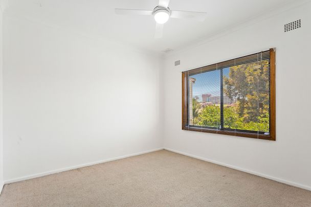 53 Minnegang Street, Warrawong - Photo 1