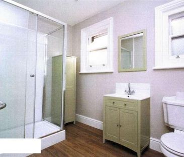 Bedroom Maisonettet Floor In Cranleigh, GU6 - Photo 6