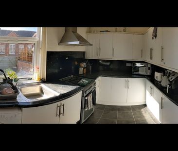 Room in a Shared House, Mayo Road, NG5 - Photo 3