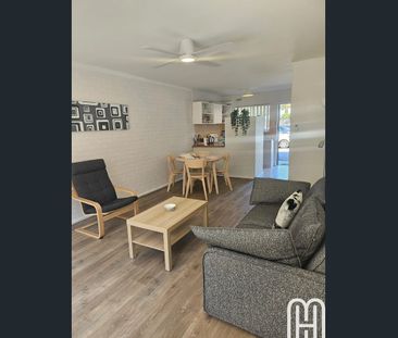 Ground floor, fully furnished and equipped two bedroom unit perfect... - Photo 4