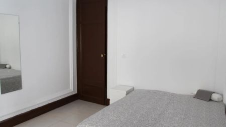Room in a shared 6-bedroom apartment for rent in Sant Pere Santa Caterina i la Ribera. - Photo 4