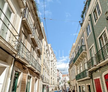 Apartamento T2 num piso elevado com terraço, na Misericórdia Lisboa - Photo 3