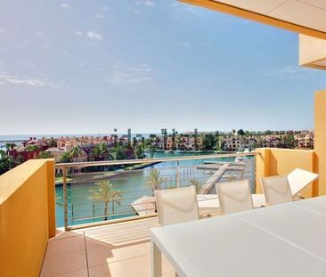 Alquiler de piso en Puerto de Sotogrande-La Marina - Photo 1