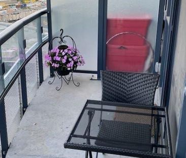 611 99 The Donway Road W - Photo 2