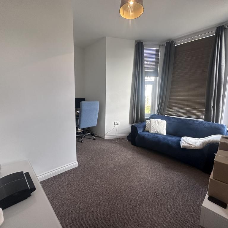 Studio to rent - Photo 1