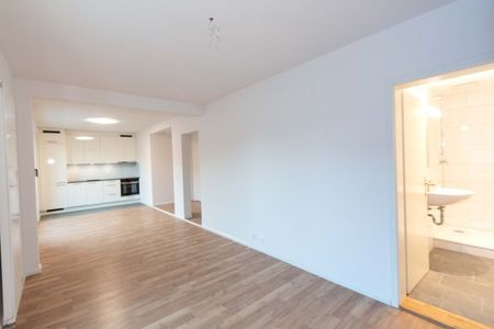 Renovated maisonette apartment in a quiet residential area, amidst a beautiful green environment - Photo 2